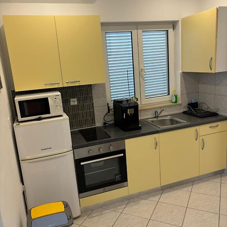Apartments Lota กอสเตรนา ภายนอก รูปภาพ