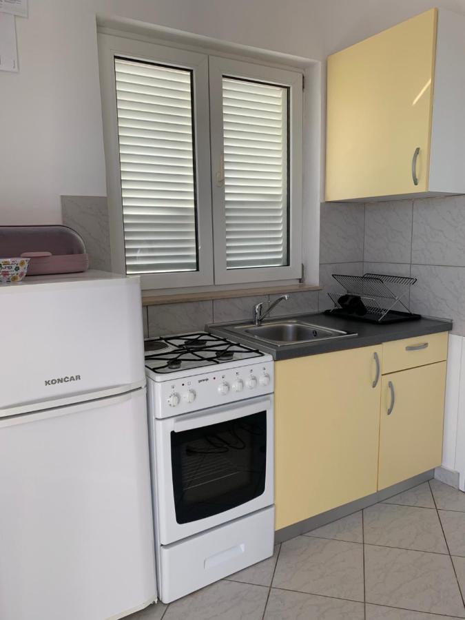 Apartments Lota กอสเตรนา ภายนอก รูปภาพ
